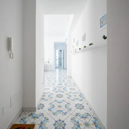 Blue Moon مايوري